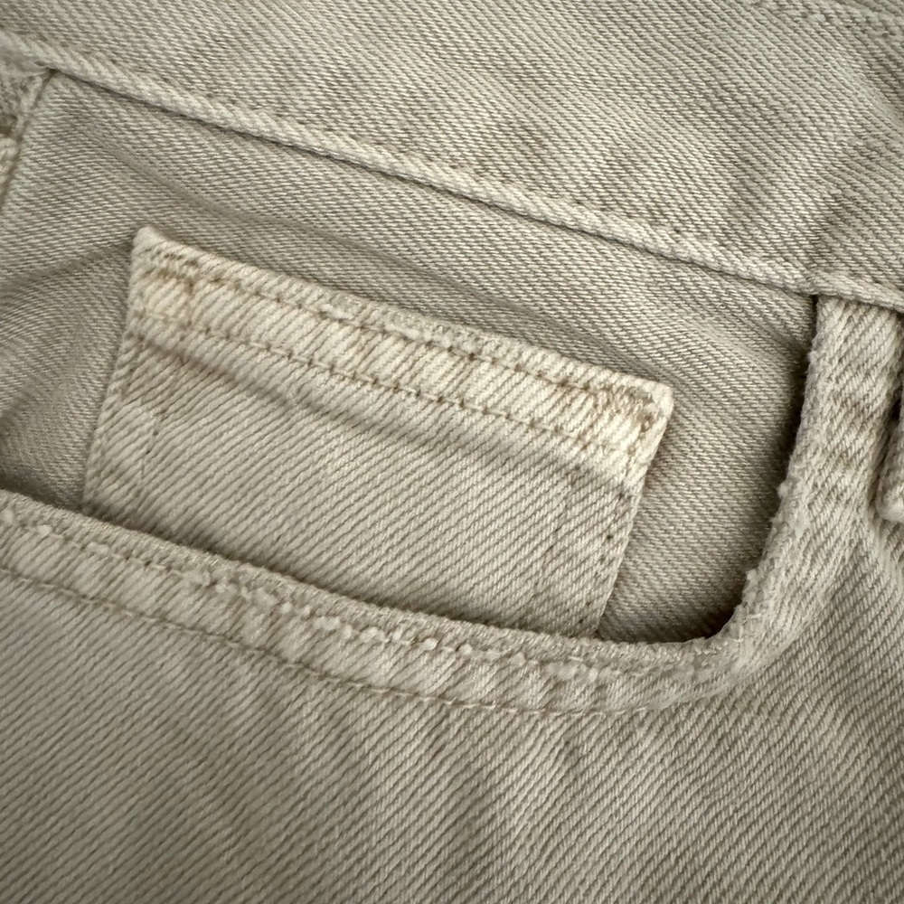 L'AGENCE Audrey Mid-Rise Shorts - Picture 9 of 13